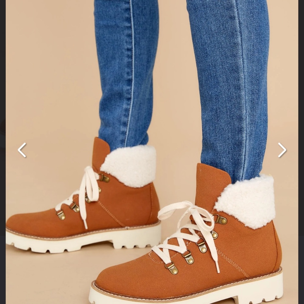 NIB Cognac Sherling trim lug lace up boot - Picture 3 of 12